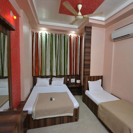 Hotel Sai Hari Prasad Shirdi Exterior photo
