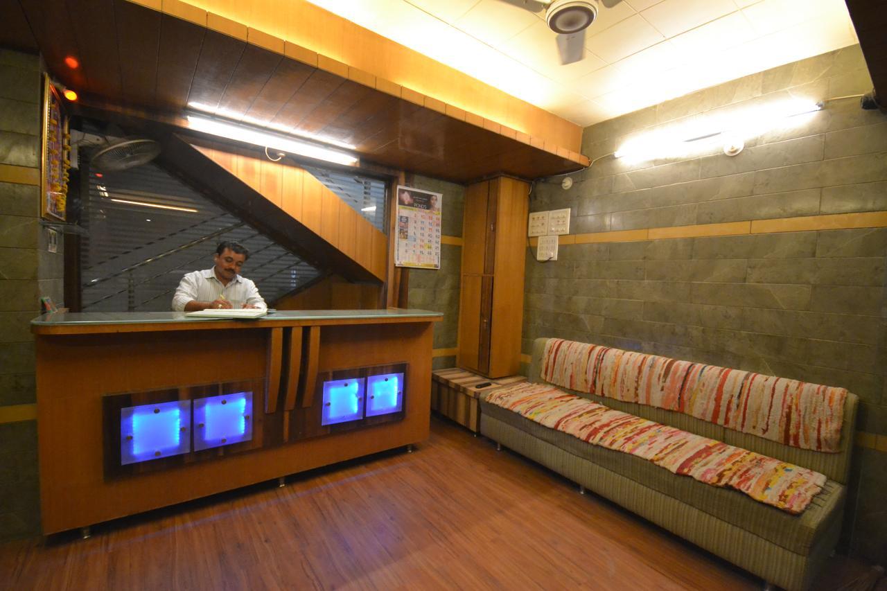 Hotel Sai Hari Prasad Shirdi Exterior photo