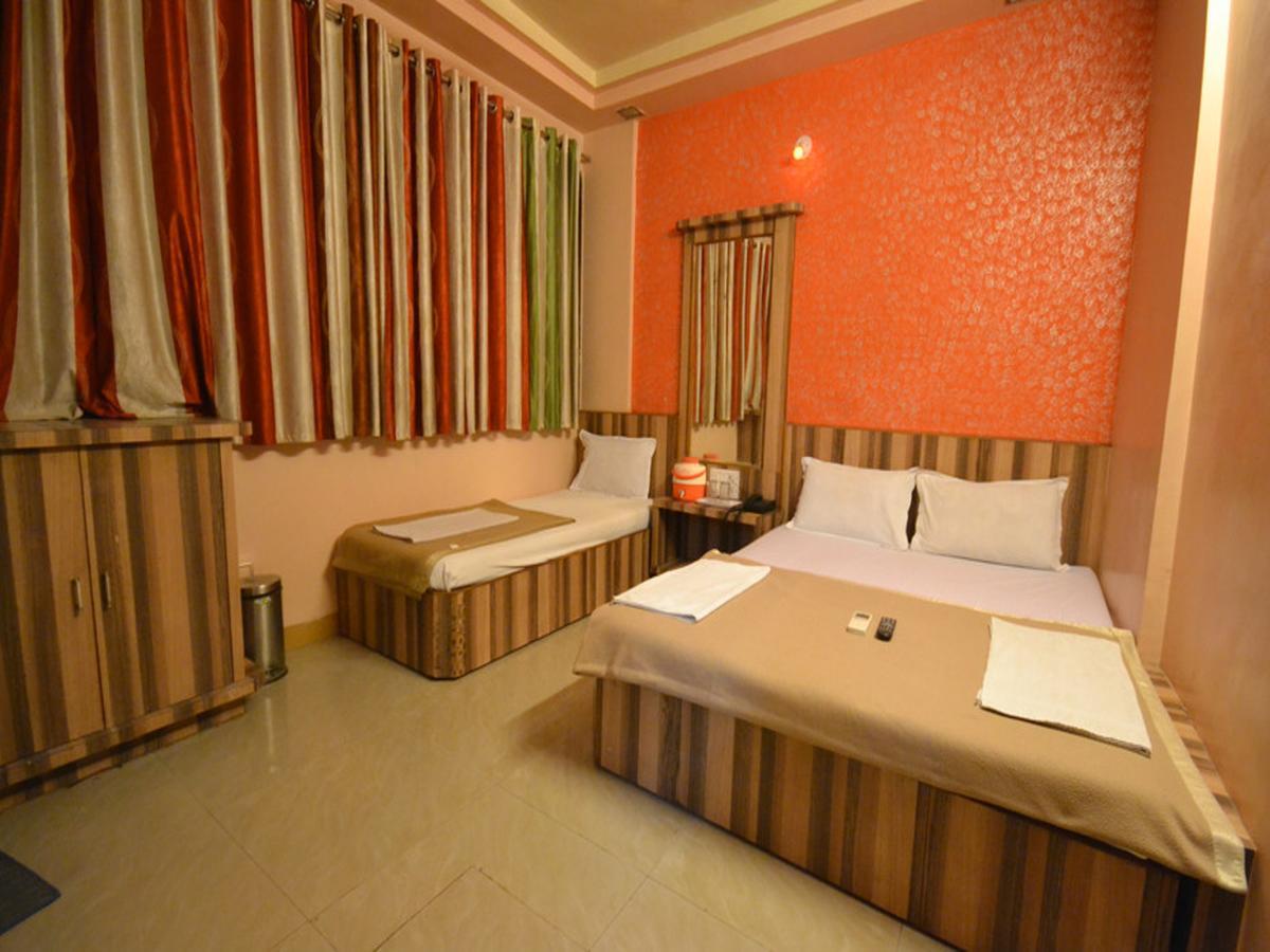 Hotel Sai Hari Prasad Shirdi Exterior photo
